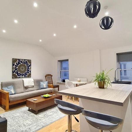 Modern & Central, Perfect Beach Getaway- 2Min Walk Brighton Bagian luar foto