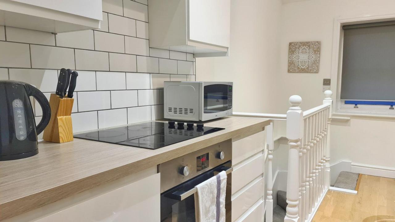 Modern & Central, Perfect Beach Getaway- 2Min Walk Brighton Bagian luar foto